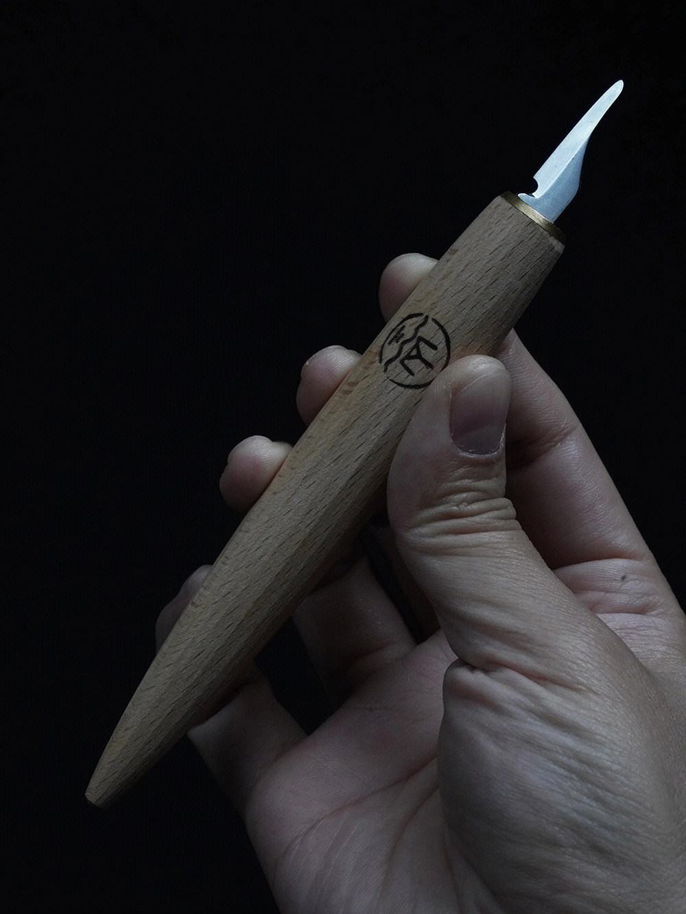 精雕细琢的艺术之魂 詹小山薄刃雕刻刀